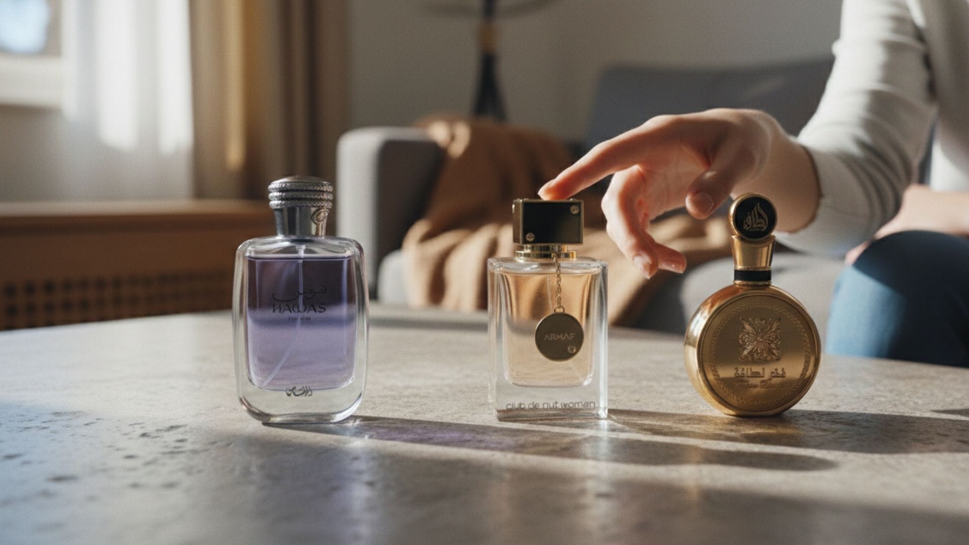 Comparação entre frascos de perfumes árabes das marcas Lattafa, Armaf e Rasasi lado a lado