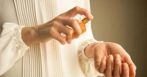 Guia Completo dos Perfumes Árabes Femininos: Estilos, Notas e Performance