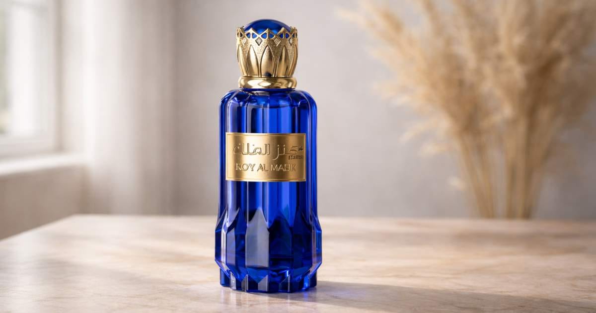 Composição olfativa do Kenz Al Malik destacando notas de topo cítricas e fundo amadeirado