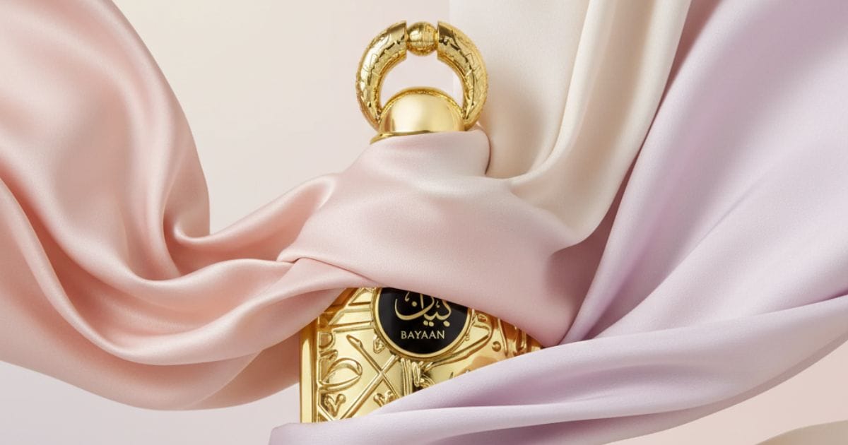 Foto principal para a revisão completa do bayaan perfume da Lattafa na loja Ambar Perfumes.